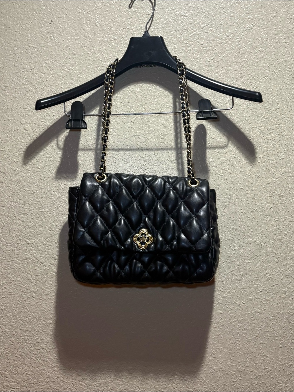 SHEIN Black Quilted Crossbody Bag with Gold Chain
